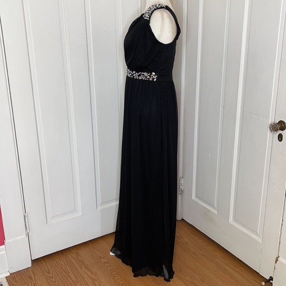 SPEECHLESS•Embellished One-Shoulder Gown - Picture 5 of 9